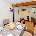 Two Town End Tatil Evi *
